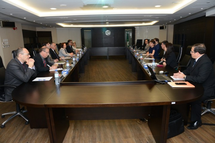 代表團一行與初級法院及行政法院姚頴珊院長等會面