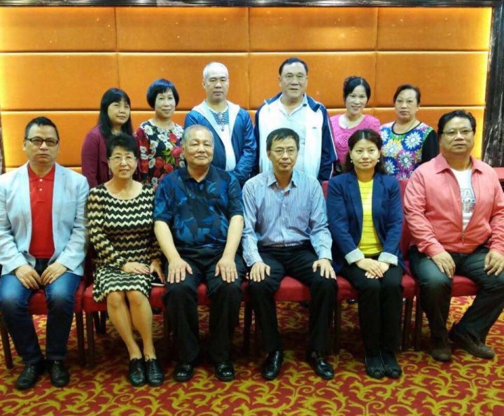 余永源與澳門余氏宗親會成員合照