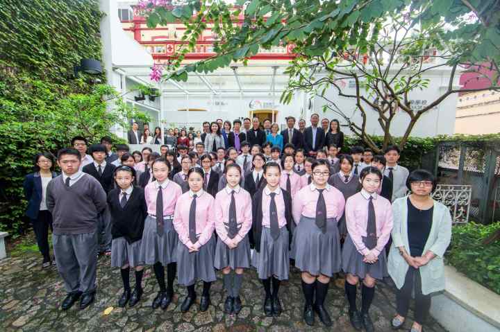 出席嘉賓與澳門演藝學院音樂學校師生合照