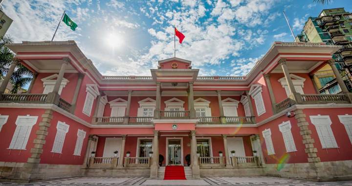 未來五年，進一步提升政府施政能力，建立更廉潔高效的行政體系，增強政府的決策能力、執行能力和服務能力。