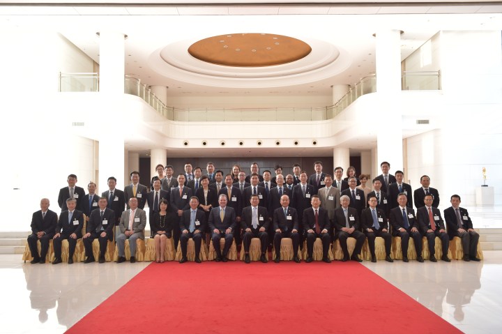 第六届粤港澳电力企业高峰会合影留念（201605广西南宁）