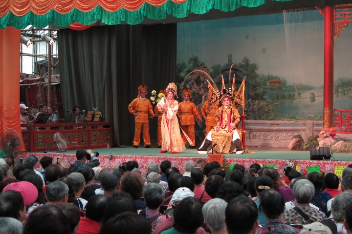 路環街坊四廟慈善會舉辦賀誕粵劇敬老專場