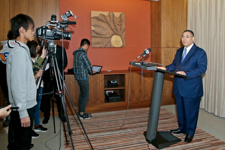 %e8%a1%8c%e6%94%bf%e9%95%b7%e5%ae%98%e5%b4%94%e4%b8%96%e5%ae%89%e5%90%91%e5%82%b3%e5%aa%92%e7%b8%bd%e7%b5%90%e8%a8%aa%e5%95%8f%e8%91%a1%e8%90%84%e7%89%99%e8%a1%8c%e7%a8%8b