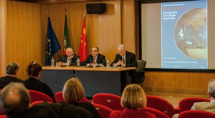 西班牙皇家學院院士Juan Gil、澳門科學文化中心主任巴雷多及德國慕尼黑大學漢學研究所教授普塔克主持研討會閉幕式.jpg