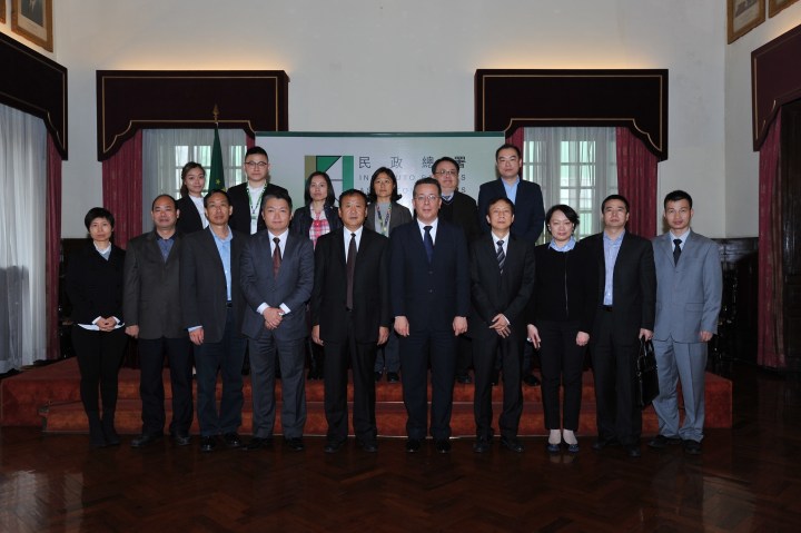珠海出入境檢驗檢疫局及民政總署代表合照