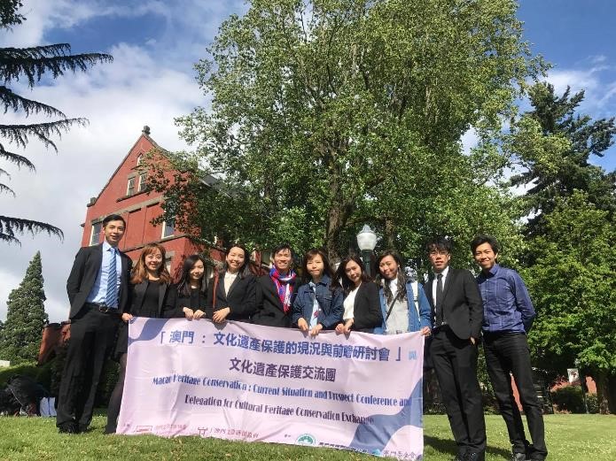 澳文遺團體成員在威廉米特大學內合照