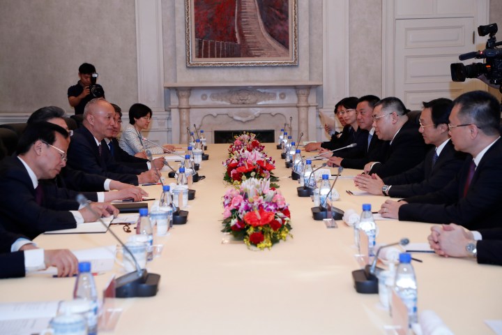 行政長官崔世安和代表團一行與北京市委副書記、市長蔡奇等在北京會面