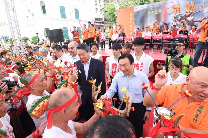 譚俊榮出席魚行醉龍節2