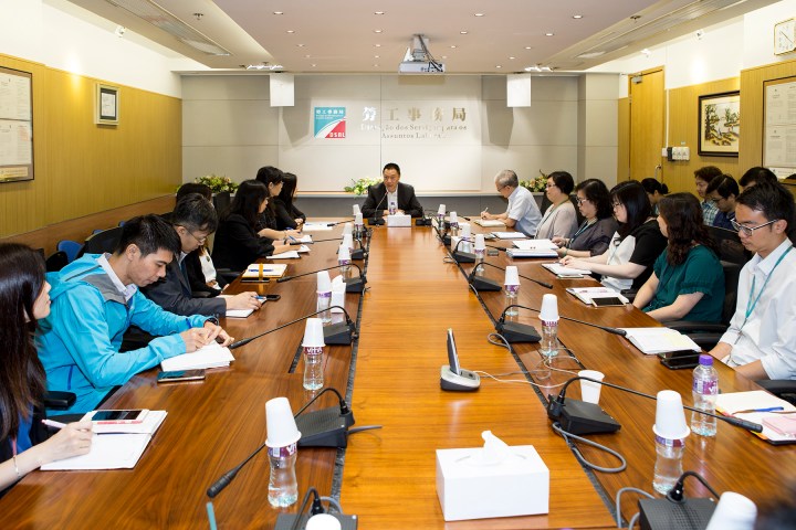 梁維特和勞工局部門領導主管座談，聽取意見。