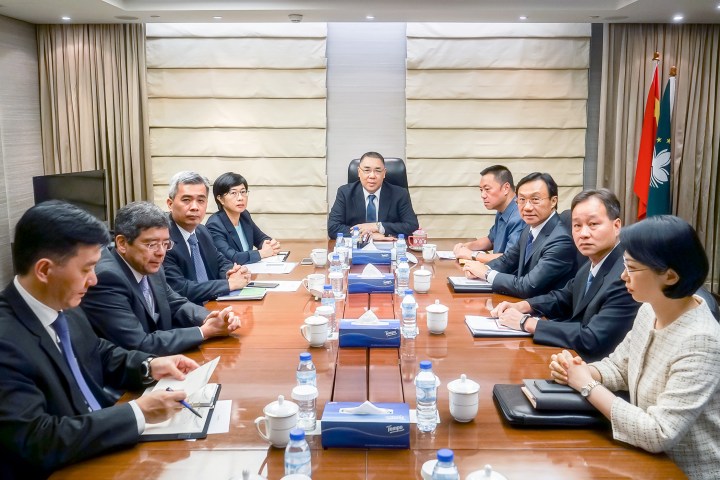 行政長官崔世安主持檢討重大災害應變機制暨跟進改善委員會會議