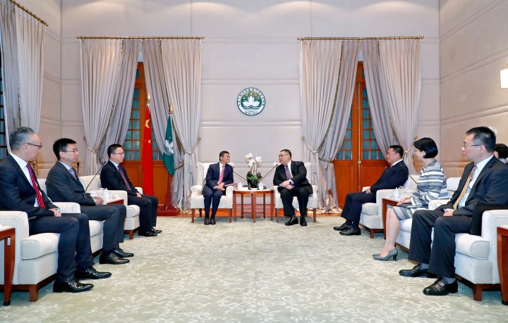 行政長官崔世安會見阿里巴巴董事局主席馬雲 共同見證構建智慧城市戰略合作框架協議簽署