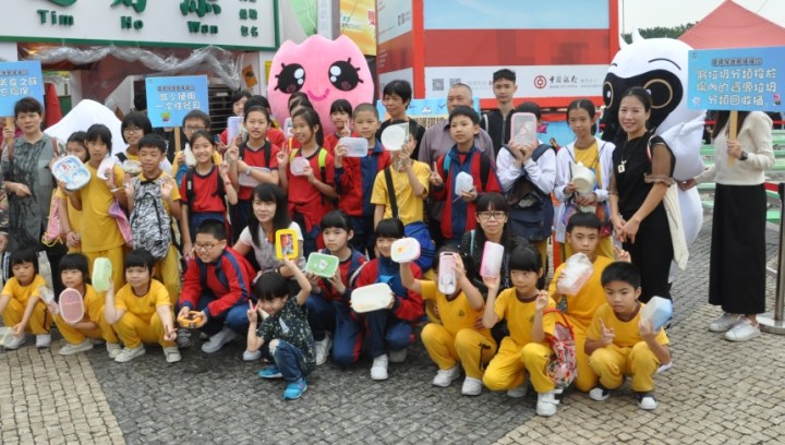 「環境保護局吉祥物與您暢遊美食節」活動為學生們提供了一堂極具趣味的環保教學