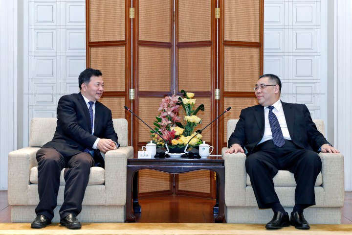 行政長官崔世安會見廣東省委常委、宣傳部部長慎海雄