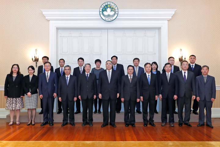 行政長官崔世安與國家減災委員會專家團隊一行合影