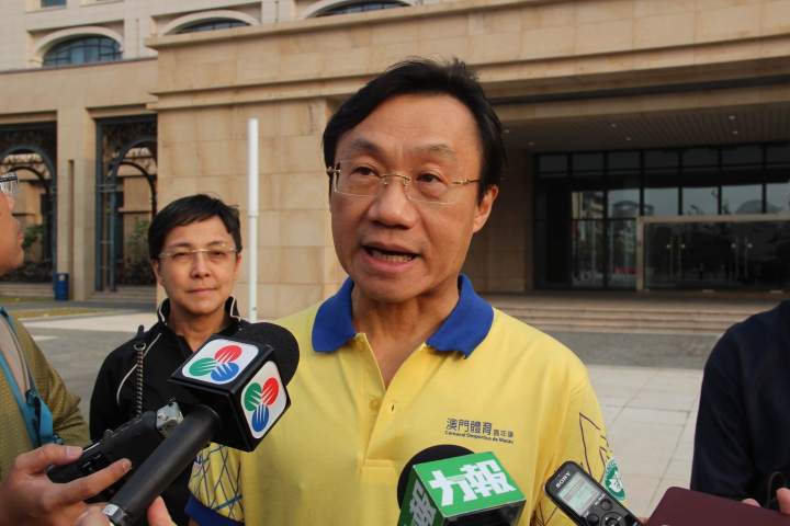 譚俊榮接受記者採訪