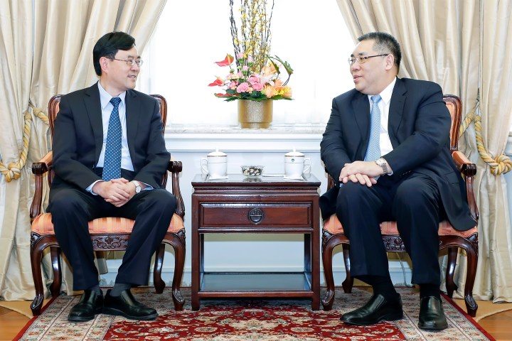 行政長官崔世安會見中山市市委書記陳旭東