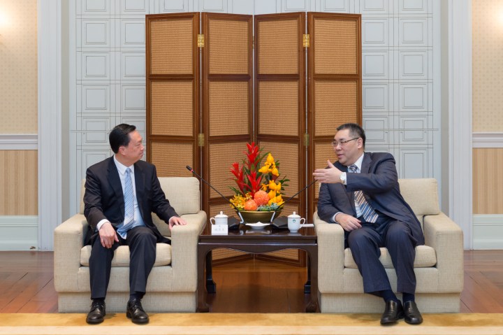 行政長官崔世安會見珠海市市長姚奕生