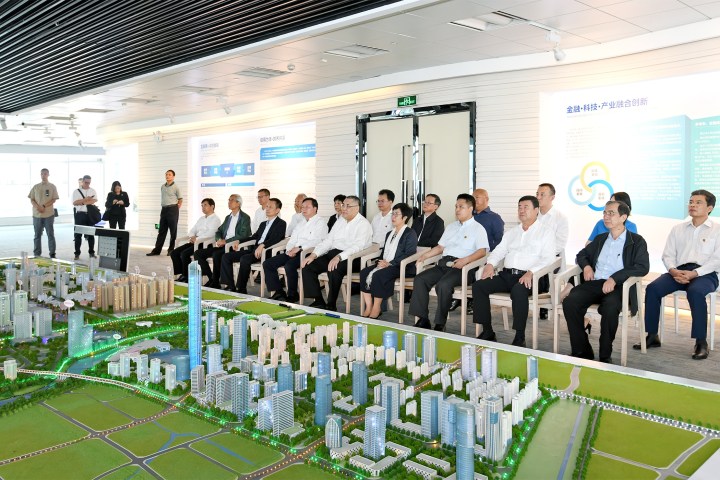 行政長官崔世安考察佛山金融高新區