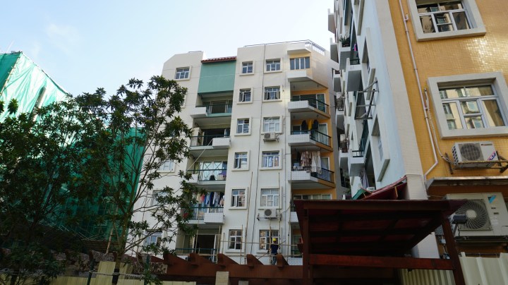 氹仔平民新邨第10及11座之外牆翻新工程已大致完成