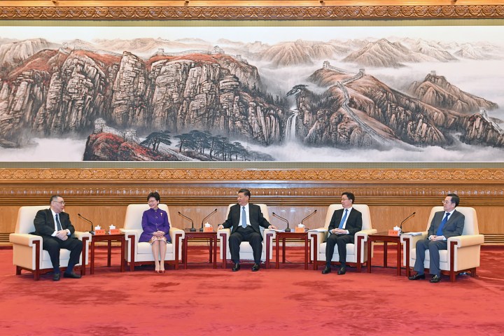 國家主席習近平接見行政長官崔世安、香港特區行政長官林鄭月娥及香港澳門各界慶祝國家改革開放40周年訪問團全體成員。