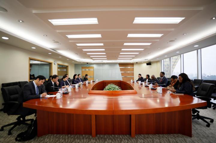 梁維特司長與莫桑比克衛生部副部長João Leopoldo da Costa一行舉行會談