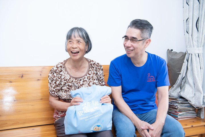 房屋局山禮度局長關心長者租戶的居住情況