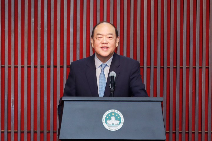 澳門特別行政區第五任行政長官賀一誠向傳媒總結北京之行