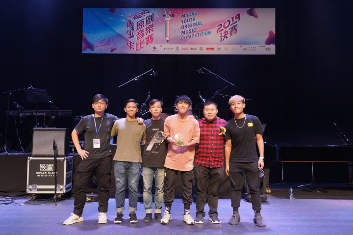 網上最受歡迎獎︰B記 - 玩咗先講