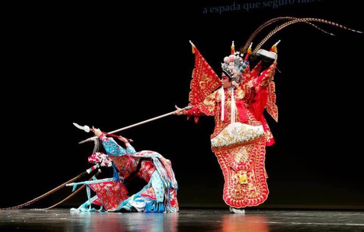 1._學生藝術團演出世界非物質文化遺產的粵劇《穆桂英招親》