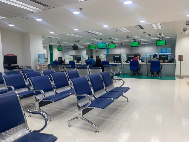 中華廣場設專櫃辦的士駕駛員換證手續