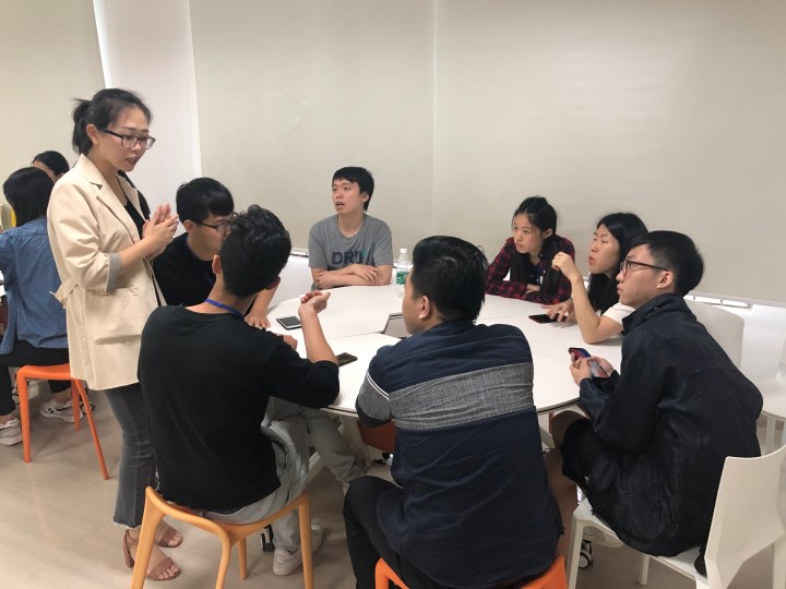 參加者於“惠州大學生創業孵化基地”參加工作坊