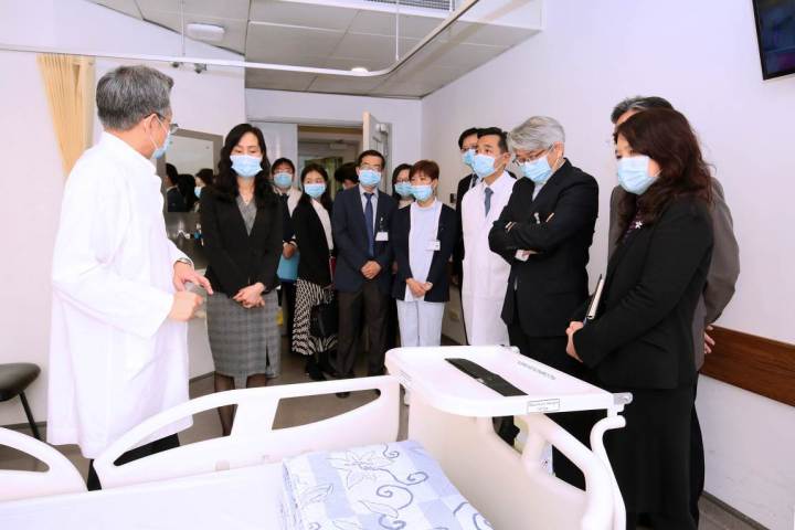 歐陽瑜司長參觀隔離病房