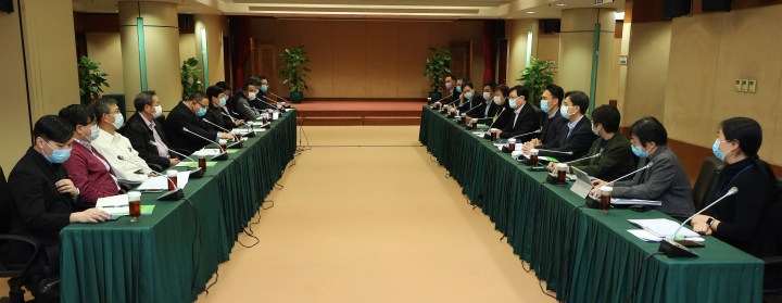 教青局與教育界代表積極為復課安排進行溝通