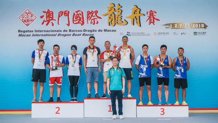 10. 公共機構小龍賽得獎運動員與嘉賓合照