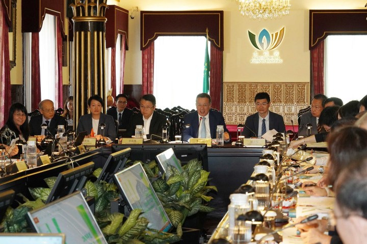 188 市政諮詢委員會審議工作報告及管理帳目、以及第一次預算修改