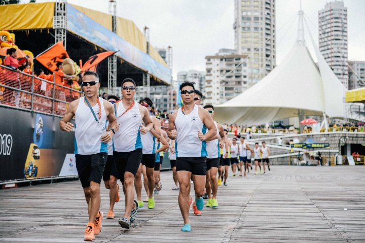 5. 運動員賽前熱身