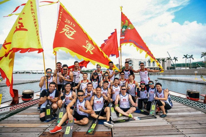 9. 公共機構小龍賽200米總決賽冠亞軍合照