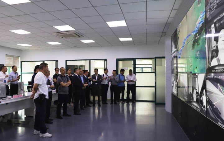交諮會參訪團於控制中心瞭解實時監察之情況