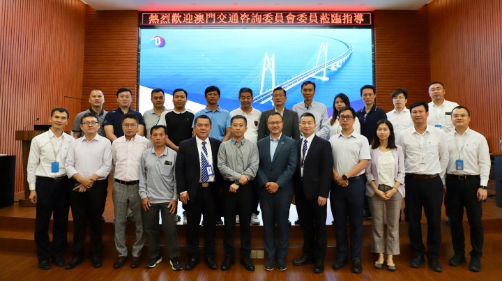 交諮會參訪團與“金巴”管理人員交流後留影