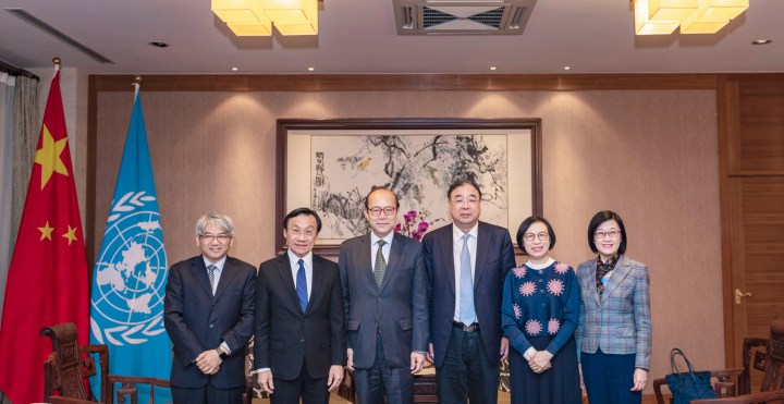 合影（左起：李展潤、譚俊榮、陳旭、馬曉偉、陳肇始、陳漢儀）