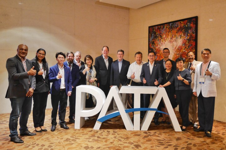 局長文綺華與亞太旅遊協會執行理事會成員合照