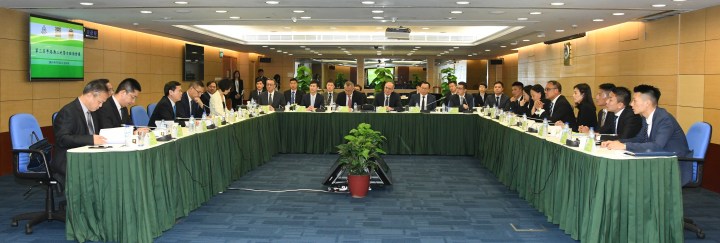 廣東省公安廳及轄下的廣州、珠海市公安局經偵部門，香港警務處商業罪案調查科，以及司警局博彩及經濟罪案調查廳、國際刑警組織中國國家中心局澳門支局，合共三十名代表出席