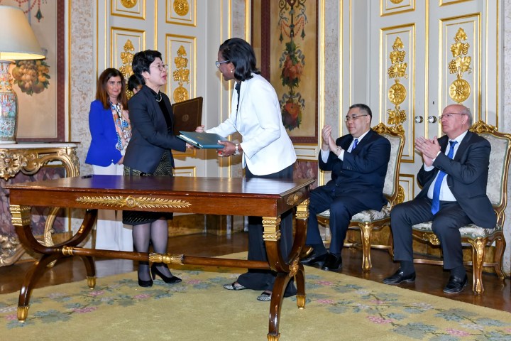 行政法務司司長陳海帆與葡萄牙司法部長Francisca Van Dunem代表雙方簽署《移交逃犯協定》