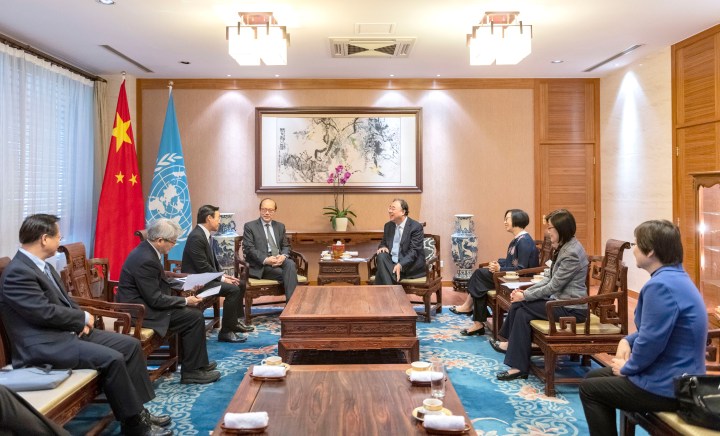 譚俊榮與國家衛生健康委員會主任馬曉偉以及中國常駐聯合國日內瓦辦事處和瑞士其他國際組織代表團特命全權大使、常駐代表陳旭會晤