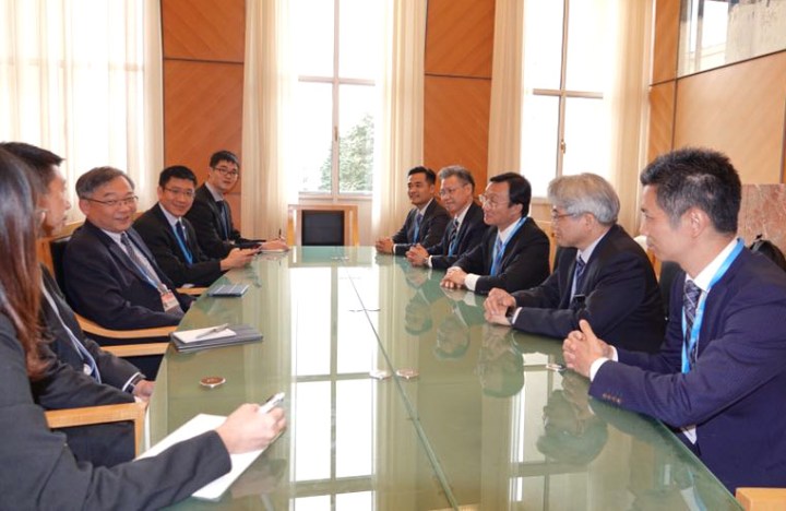 譚俊榮與新加坡衛生部部長顏金勇會談