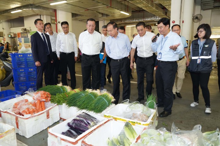中聯辦主任傅自應參觀新批發市場瞭解蔬果進入及食品檢驗疫工作