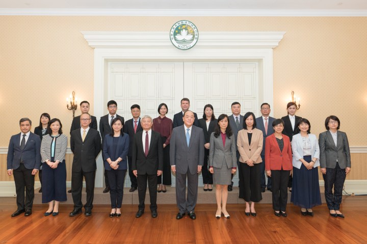 澳門旅遊學院校董會拜訪行政長官賀一誠