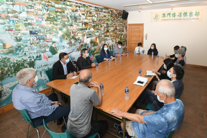 新聞局局長陳露率領團隊拜訪澳門傳媒俱樂部，就新聞業界發展等事宜交換意見。