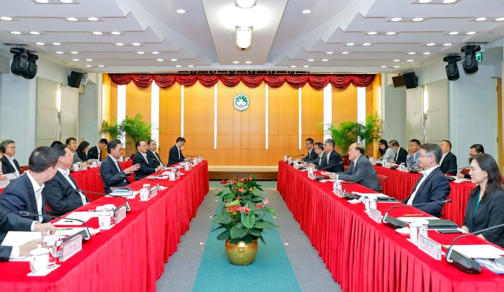 行政長官賀一誠與珠海市市委書記郭永航、市長姚奕生會面 (1)